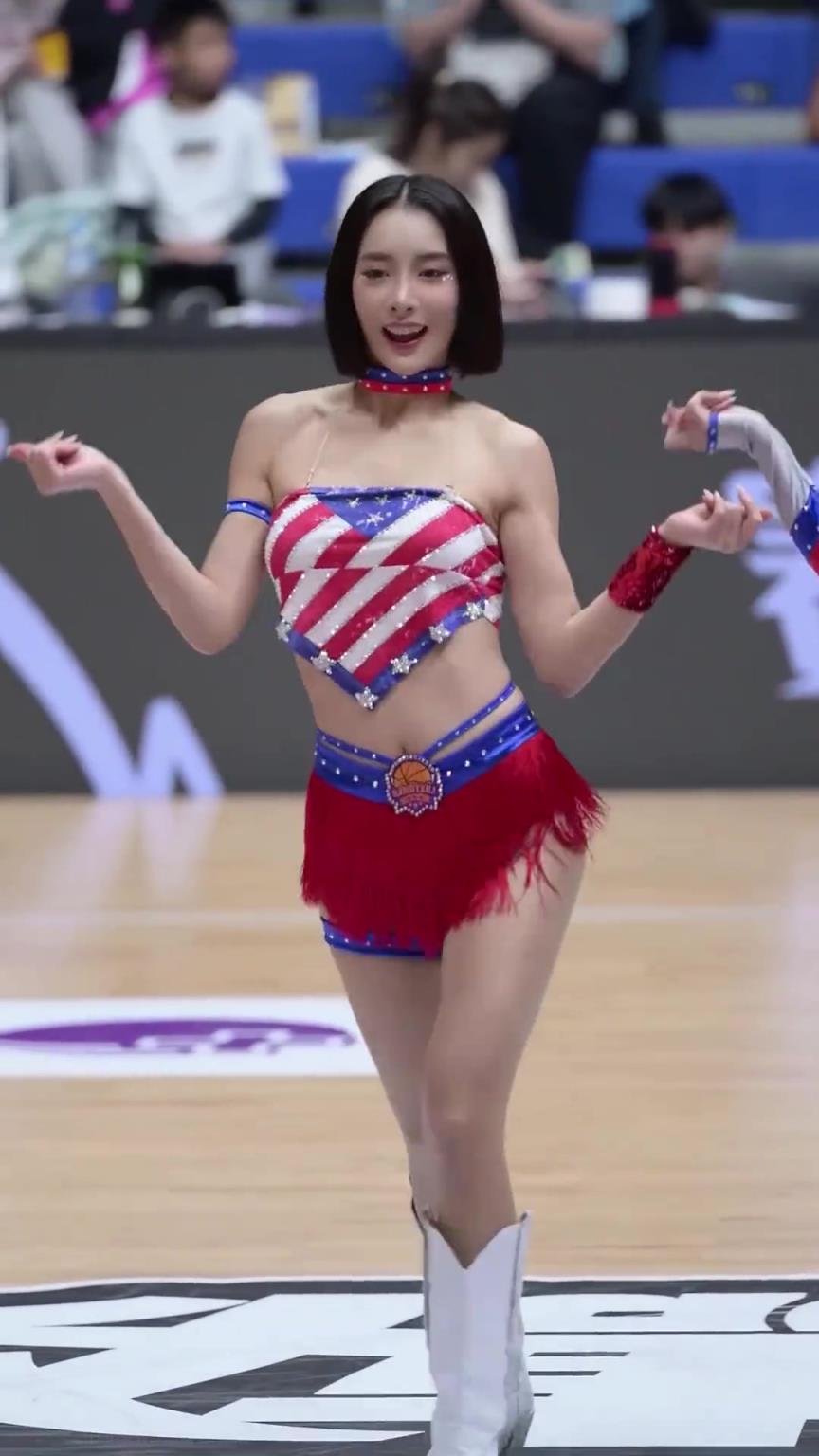 太離譜了 ！幾乎是完美女人！